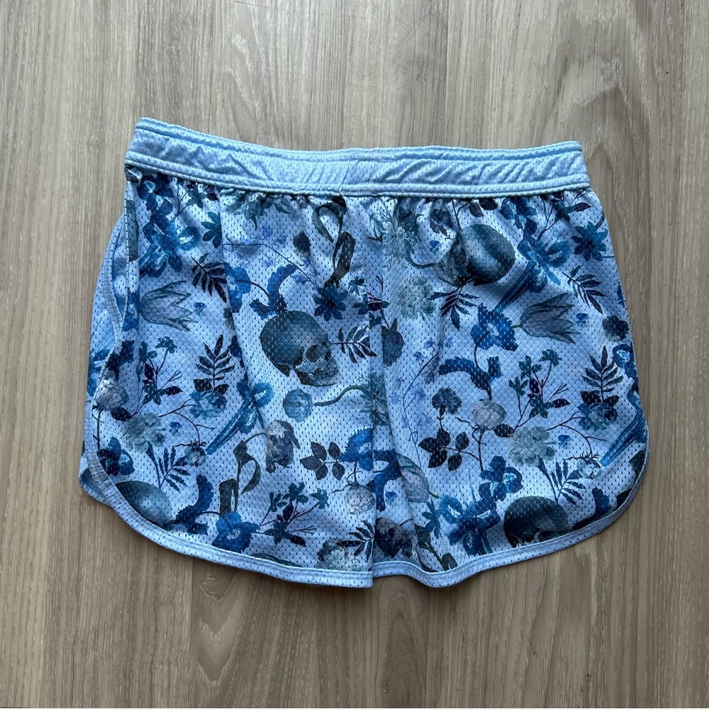 Skull & Bones | Hand Painted Dutch Floral Mesh Shorts in Sky Blue (Small) - Picture 4 of 12
